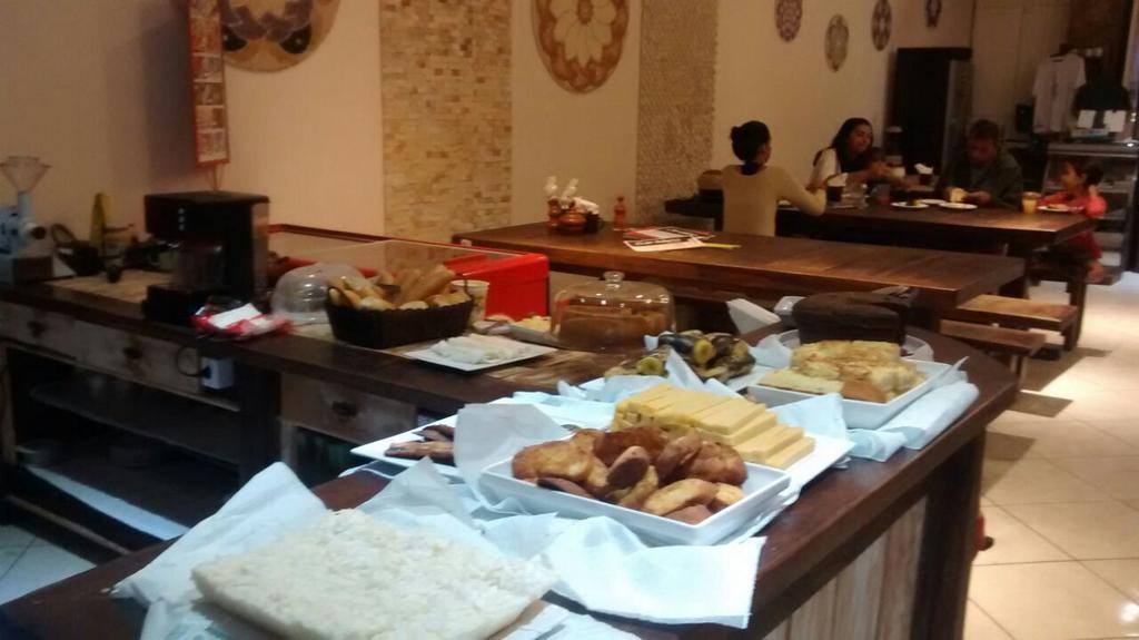 Cafe Preto Pousada E Bistro Мукуже Экстерьер фото